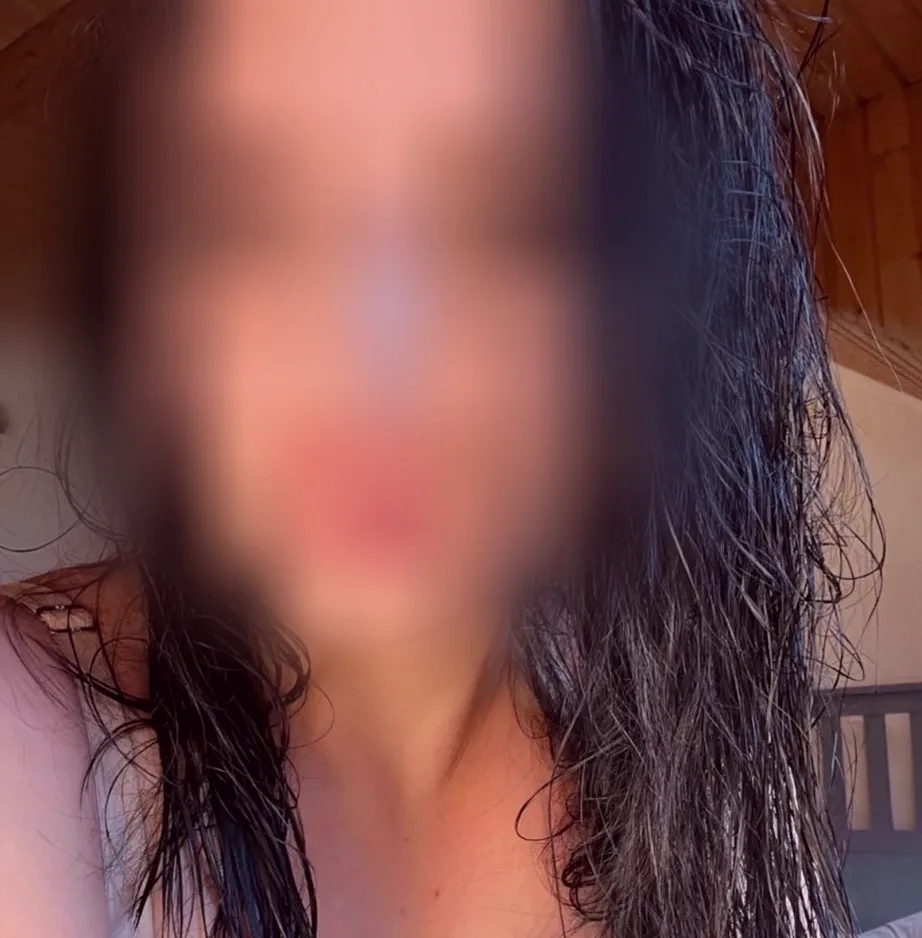 Leonie, 21