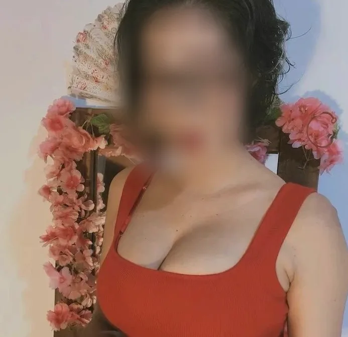Neele, 38
