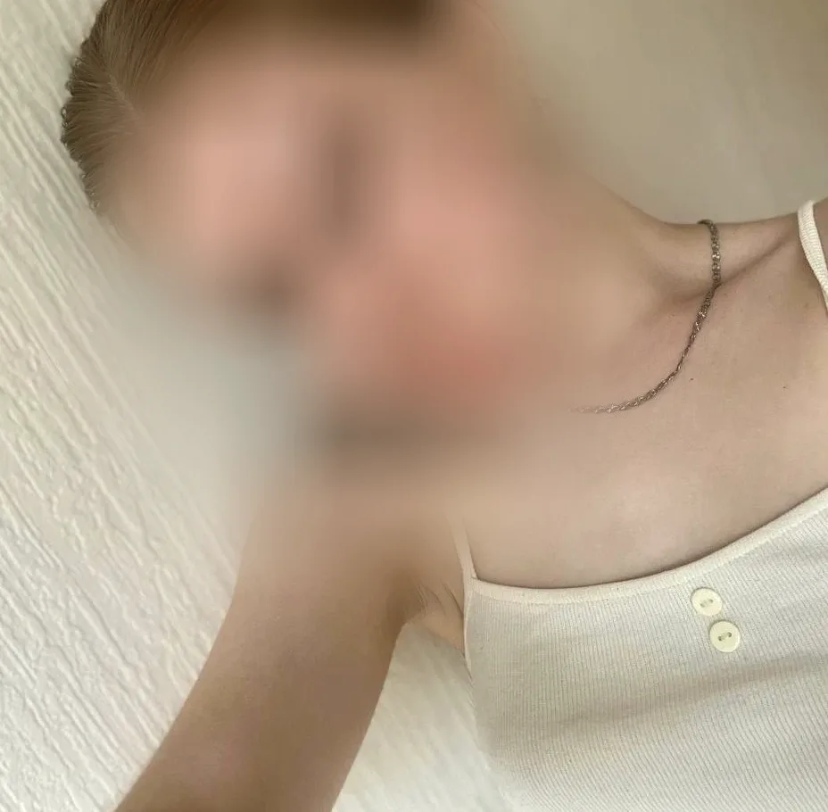 Selin, 24
